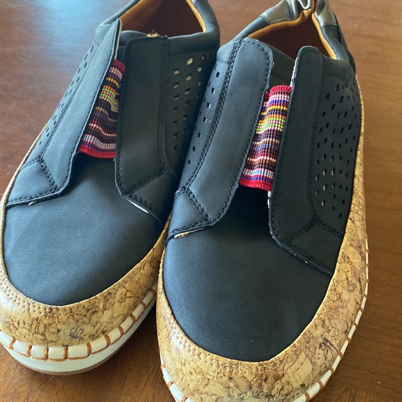 Women’s black casual shoes - Picture 2 of 4